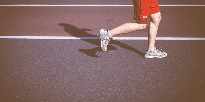 Man jogging with Lcarnitine support